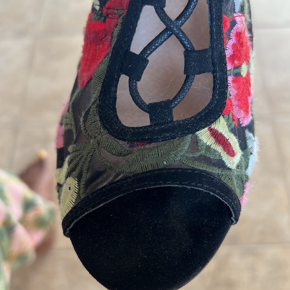 Floral ankle boots - Picture 6 of 9